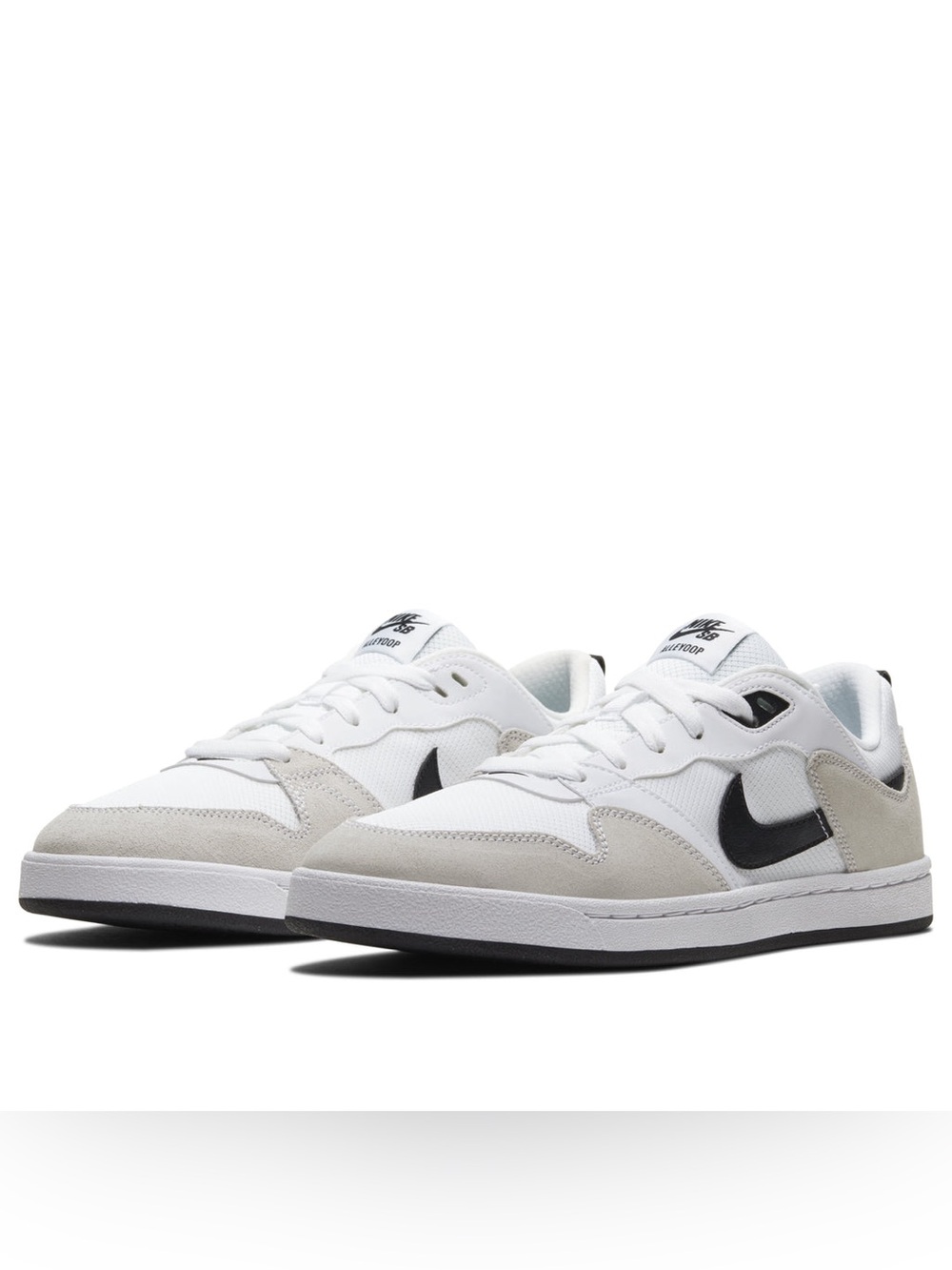 Nike Low-Top Sneakers in White, Black and Light Gray